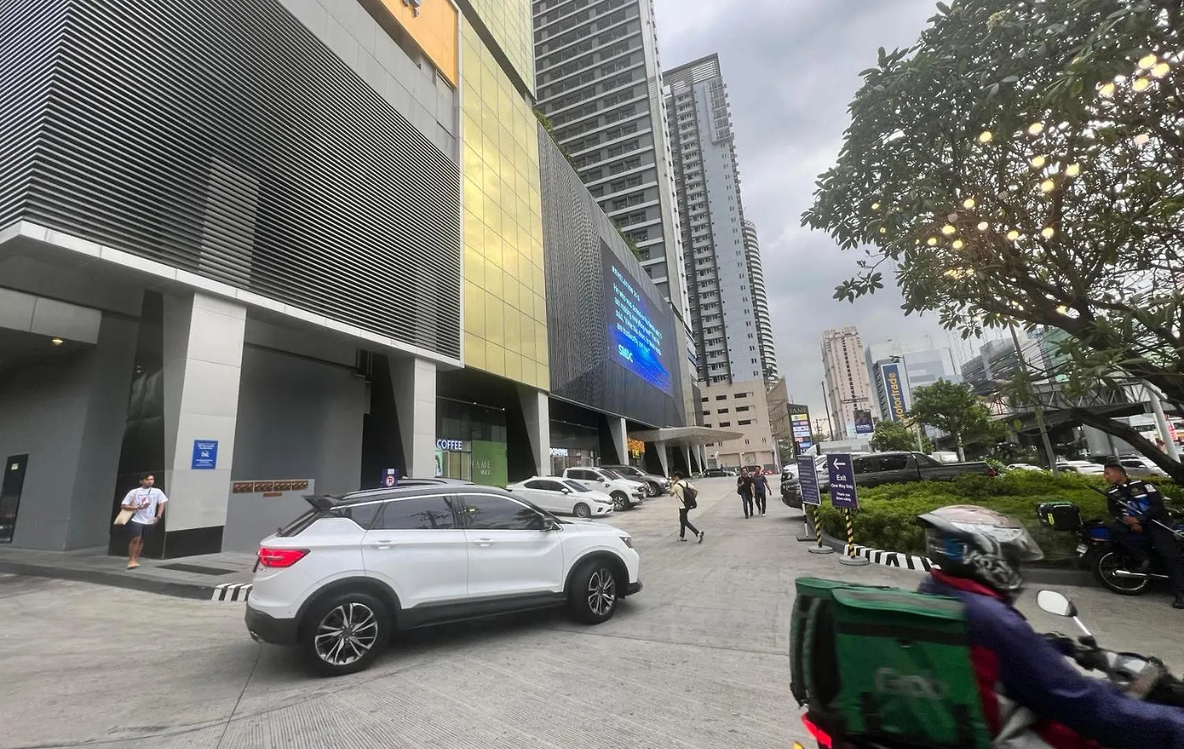 Aparthotel Cairong Inn Condominium Pool Tv With Netflix Fame Residences Mandaluyong