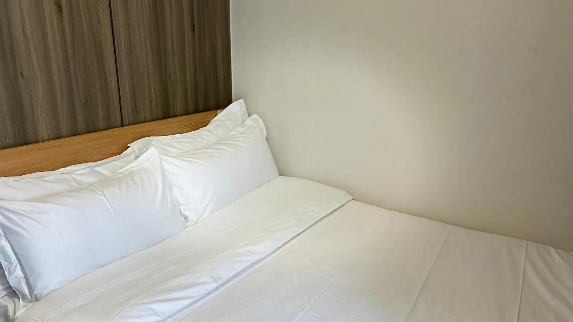 Cairong Inn Condominium Pool Tv With Netflix Fame Residences Mandaluyong Lejlighedshotel